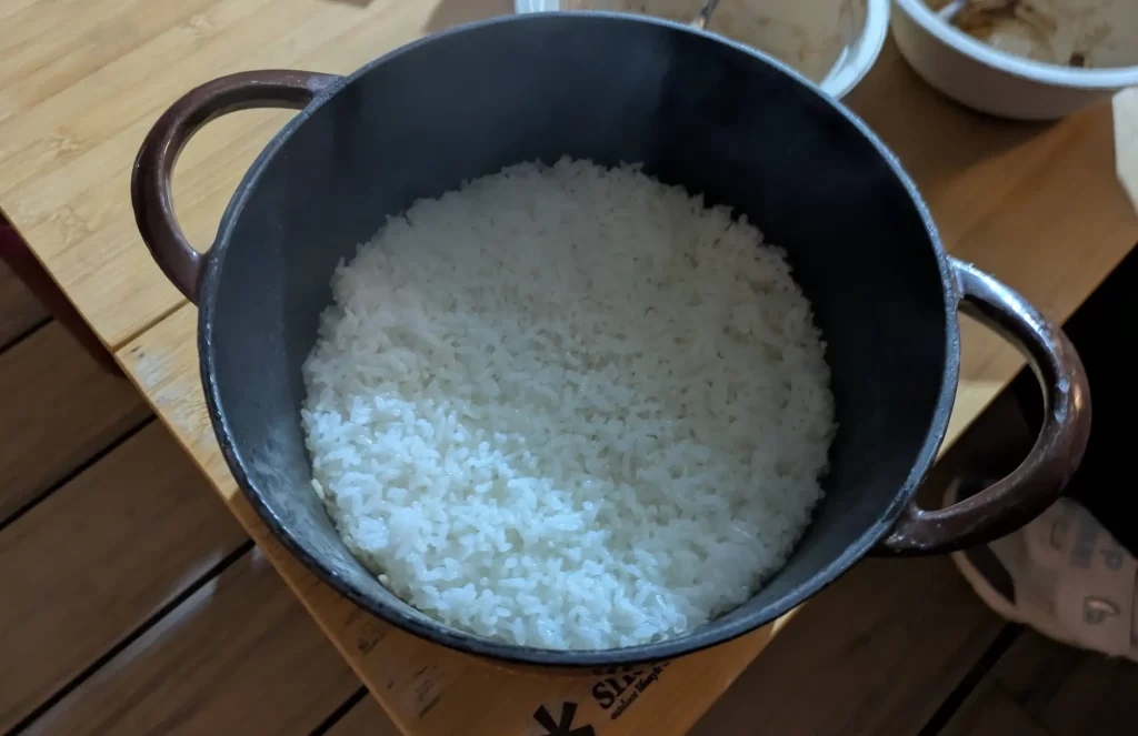 ダッチオーブンで炊いたお米は絶品！