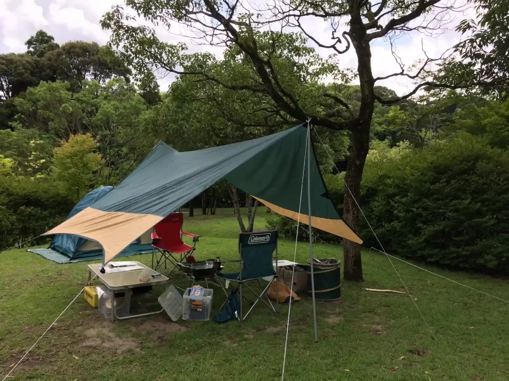 快適な屋外空間をタープで作る