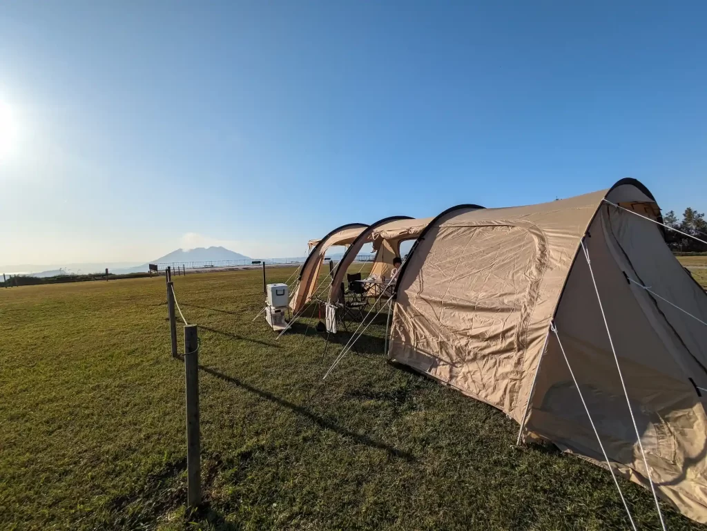 前室の広い「トンネル型テント」