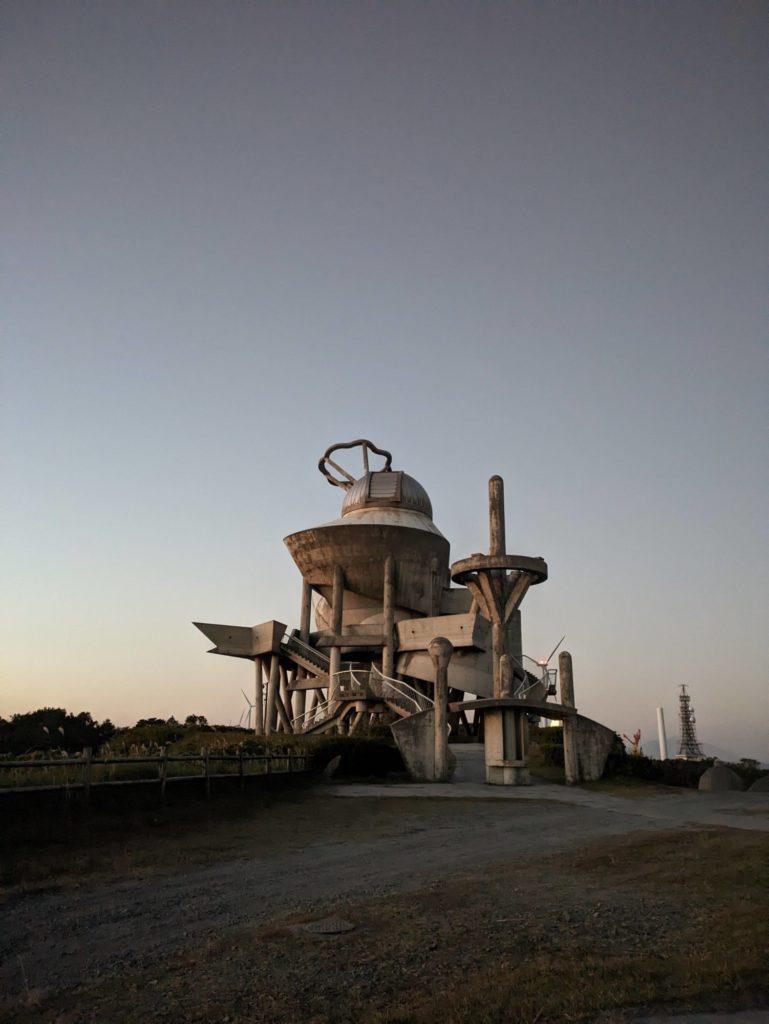 まるで「ハウルの動く城」のような輝北天球館