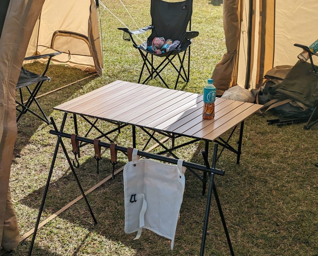 アウトドアテーブル